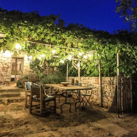 Holiday home Trulli Il Geco Sognante